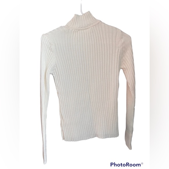 ♥️Beutler Turtle Neck Sweater - Picture 2 of 3